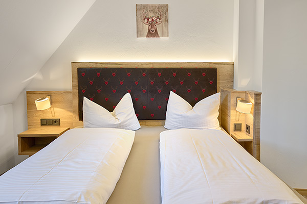 Schlafzimmer mit Doppelbett